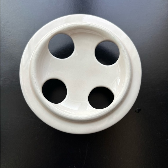 Longaberger Dogwood bathroom toothbrush set - Picture 7 of 10